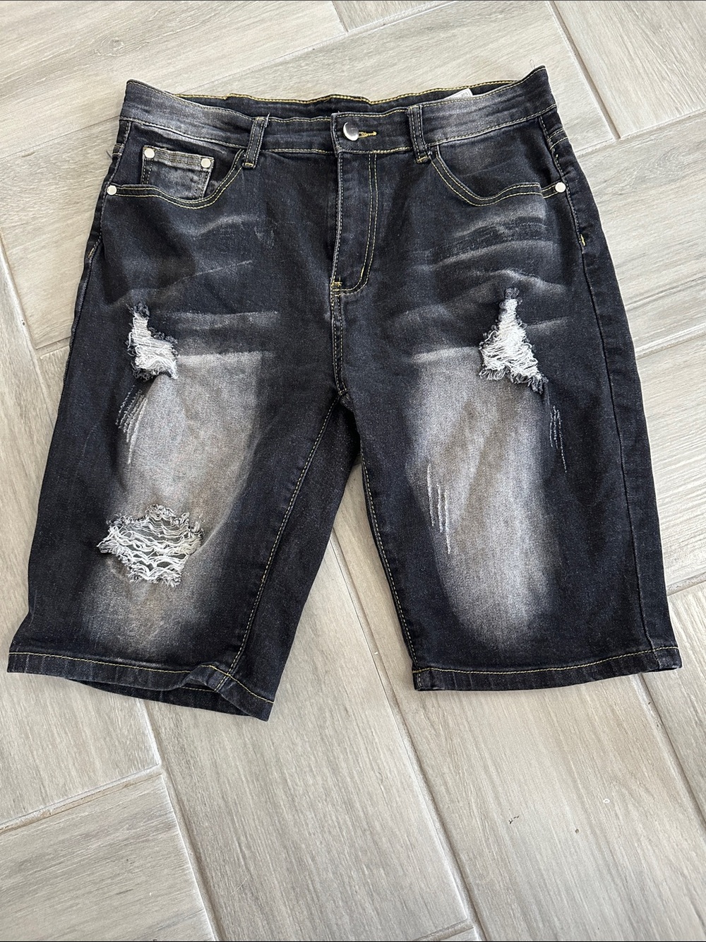 Men's Black denim Washed Distressed Jean Shorts LIKE NEW size 34 waist